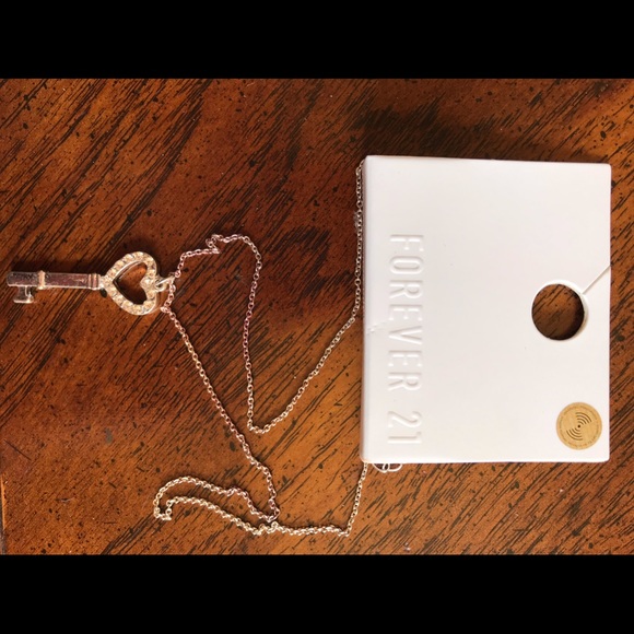 Forever 21 Heart Key Necklace - Picture 2 of 8